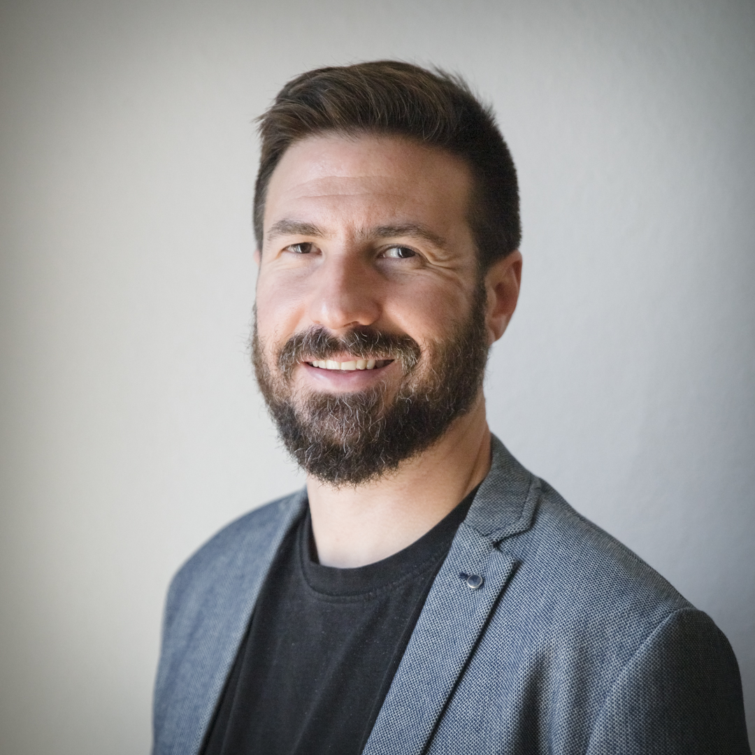 Gonzalo Larrea Cveintiuno